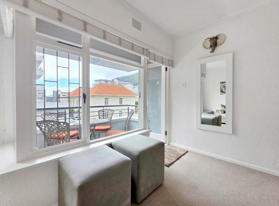 To Let 1 Bedroom Property for Rent in Sea Point Western Cape